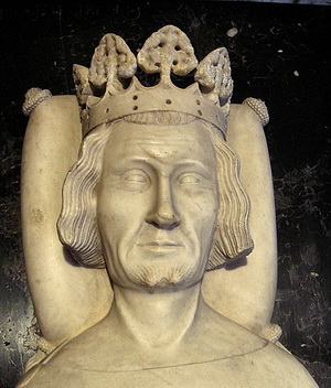 Imagen en piedra del busto del Rey Brigo
